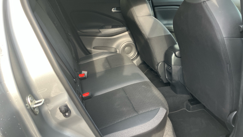 Nissan Juke 1.0 DiG-T N-Connecta 5dr Petrol Hatchback